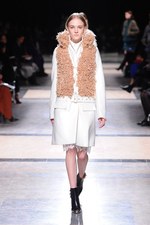 sacai 2013-14年秋冬コレクション - 新鮮なボリュームバランスで魅せるMIXフェミニン｜写真15