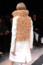 sacai 2013-14年秋冬コレクション - 新鮮なボリュームバランスで魅せるMIXフェミニン｜写真16