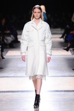 sacai 2013-14年秋冬コレクション - 新鮮なボリュームバランスで魅せるMIXフェミニン｜写真17