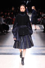 sacai 2013-14年秋冬コレクション - 新鮮なボリュームバランスで魅せるMIXフェミニン｜写真29