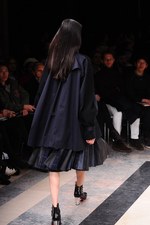 sacai 2013-14年秋冬コレクション - 新鮮なボリュームバランスで魅せるMIXフェミニン｜写真30