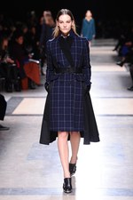 sacai 2013-14年秋冬コレクション - 新鮮なボリュームバランスで魅せるMIXフェミニン｜写真32