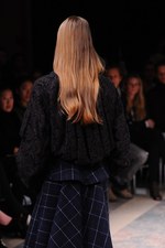 sacai 2013-14年秋冬コレクション - 新鮮なボリュームバランスで魅せるMIXフェミニン｜写真35
