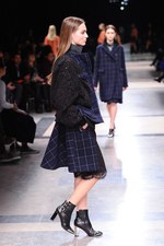 sacai 2013-14年秋冬コレクション - 新鮮なボリュームバランスで魅せるMIXフェミニン｜写真36