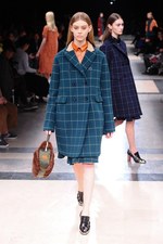 sacai 2013-14年秋冬コレクション - 新鮮なボリュームバランスで魅せるMIXフェミニン｜写真39