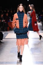 sacai 2013-14年秋冬コレクション - 新鮮なボリュームバランスで魅せるMIXフェミニン｜写真44