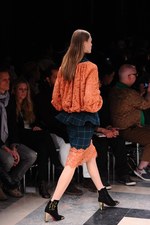sacai 2013-14年秋冬コレクション - 新鮮なボリュームバランスで魅せるMIXフェミニン｜写真45