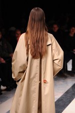 sacai 2013-14年秋冬コレクション - 新鮮なボリュームバランスで魅せるMIXフェミニン｜写真50