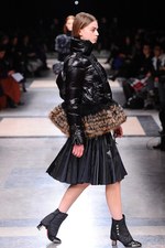 sacai 2013-14年秋冬コレクション - 新鮮なボリュームバランスで魅せるMIXフェミニン｜写真64