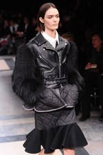 sacai 2013-14年秋冬コレクション - 新鮮なボリュームバランスで魅せるMIXフェミニン｜写真79