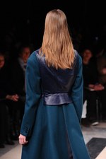 sacai 2013-14年秋冬コレクション - 新鮮なボリュームバランスで魅せるMIXフェミニン｜写真83