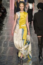 アクネ ストゥディオス 2013-14年秋冬コレクション - 構築的なシルエットとレイヤードで魅せたパリコレ初舞台｜写真12