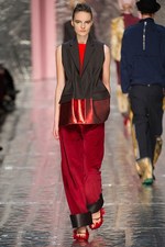 アクネ ストゥディオス 2013-14年秋冬コレクション - 構築的なシルエットとレイヤードで魅せたパリコレ初舞台｜写真20