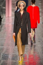 アクネ ストゥディオス 2013-14年秋冬コレクション - 構築的なシルエットとレイヤードで魅せたパリコレ初舞台｜写真21