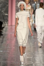 アクネ ストゥディオス 2013-14年秋冬コレクション - 構築的なシルエットとレイヤードで魅せたパリコレ初舞台｜写真42