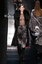 レオナール(LEONARD) 2013-14年秋冬コレクション - 洗練された大人の魅力をアーバンに｜写真4