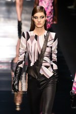 レオナール(LEONARD) 2013-14年秋冬コレクション - 洗練された大人の魅力をアーバンに｜写真21