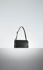 ヨウジヤマモト社各ブランドが表参道ヒルズに集結、メンズウィメンズのショーピースやバッグも｜写真8