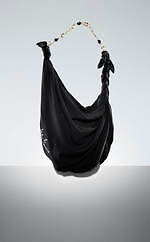 ヨウジヤマモト社各ブランドが表参道ヒルズに集結、メンズウィメンズのショーピースやバッグも｜写真3