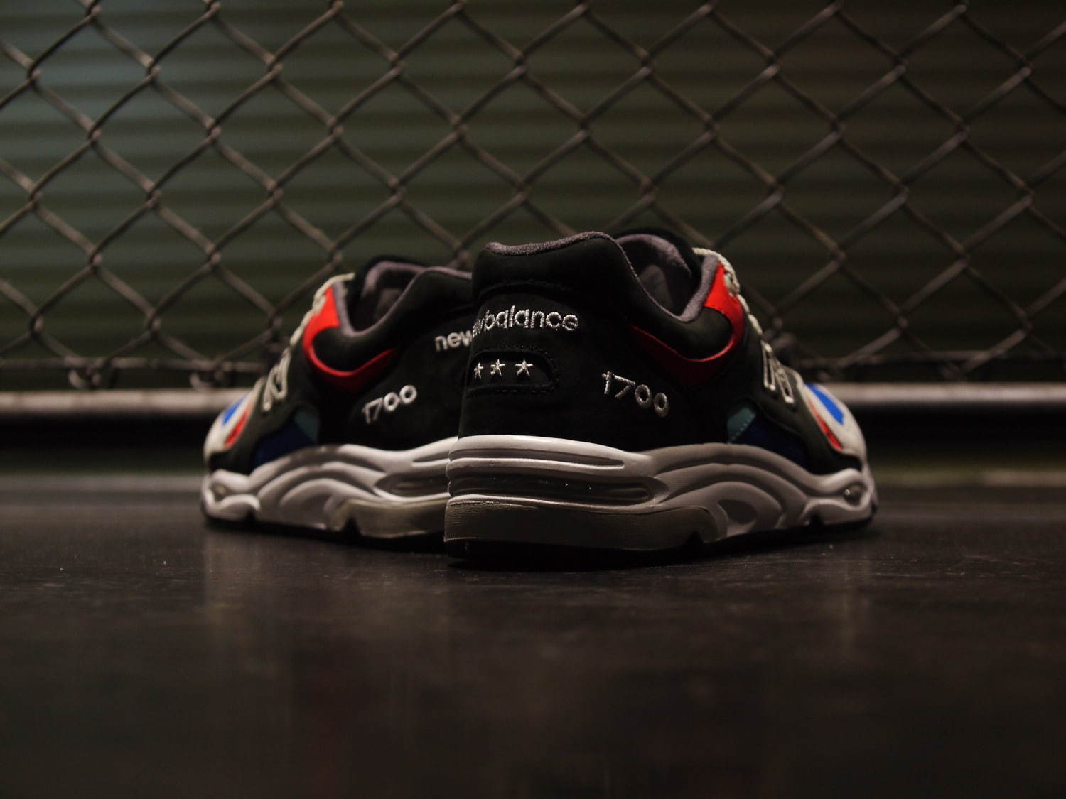 ミタスニーカーズからニューバランス＆ウィズリミテッドとのコラボスニーカー、ヒールに星刺繍入り｜写真7