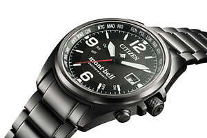 シチズン プロマスター×モンベルの腕時計第4弾、ブラックダイヤルにレッドカラーのアクセント