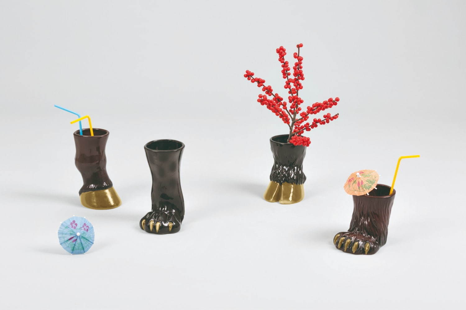 左から)HORSE 8.5×10.5cm H16cm 5,800円+税、LEOPARD 9×12cm H17cm 6,800円+税 BULL 9×12.5cm H13cm 7,800円+税、BEAR 10×14.5cm H10.5cm 8,800円+税 ※画像はイメージ