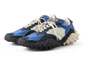 エイティーズ“スーパーカー”着想のスニーカー「FUGU」大胆なスパイクデザイン