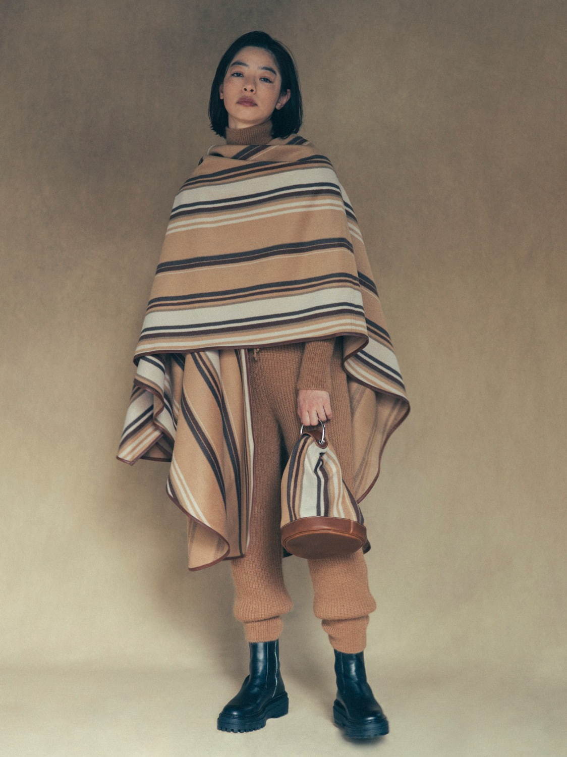 ライト 2020-21年秋冬｜ ポンチョ