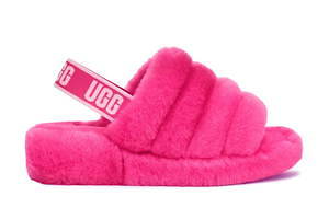 UGGの“厚底ソール＆ふわふわファー”サンダル、ピンクやブルー