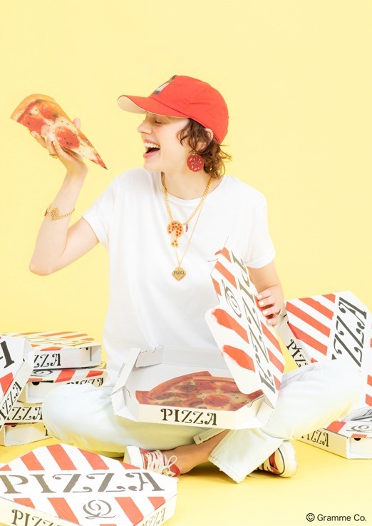 Q-pot.“ピザ”の新作アクセサリー、とろけるチーズのピザネックレスやリアルなサラミピアス｜写真9