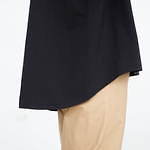 グラフペーパー×プレのコラボTシャツ、定番オーバーサイズTを解体・再構築したフットボールTシャツ｜写真21