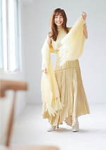 田中みな実が魅せるスナイデル2020年秋の新作、人気の華奢見せリブニットやボウタイシャツワンピ｜写真2