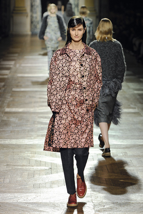 ドリス ヴァン ノッテン(DRIES VAN NOTEN) 2013-14年秋冬ウィメンズコレクション  - 写真24