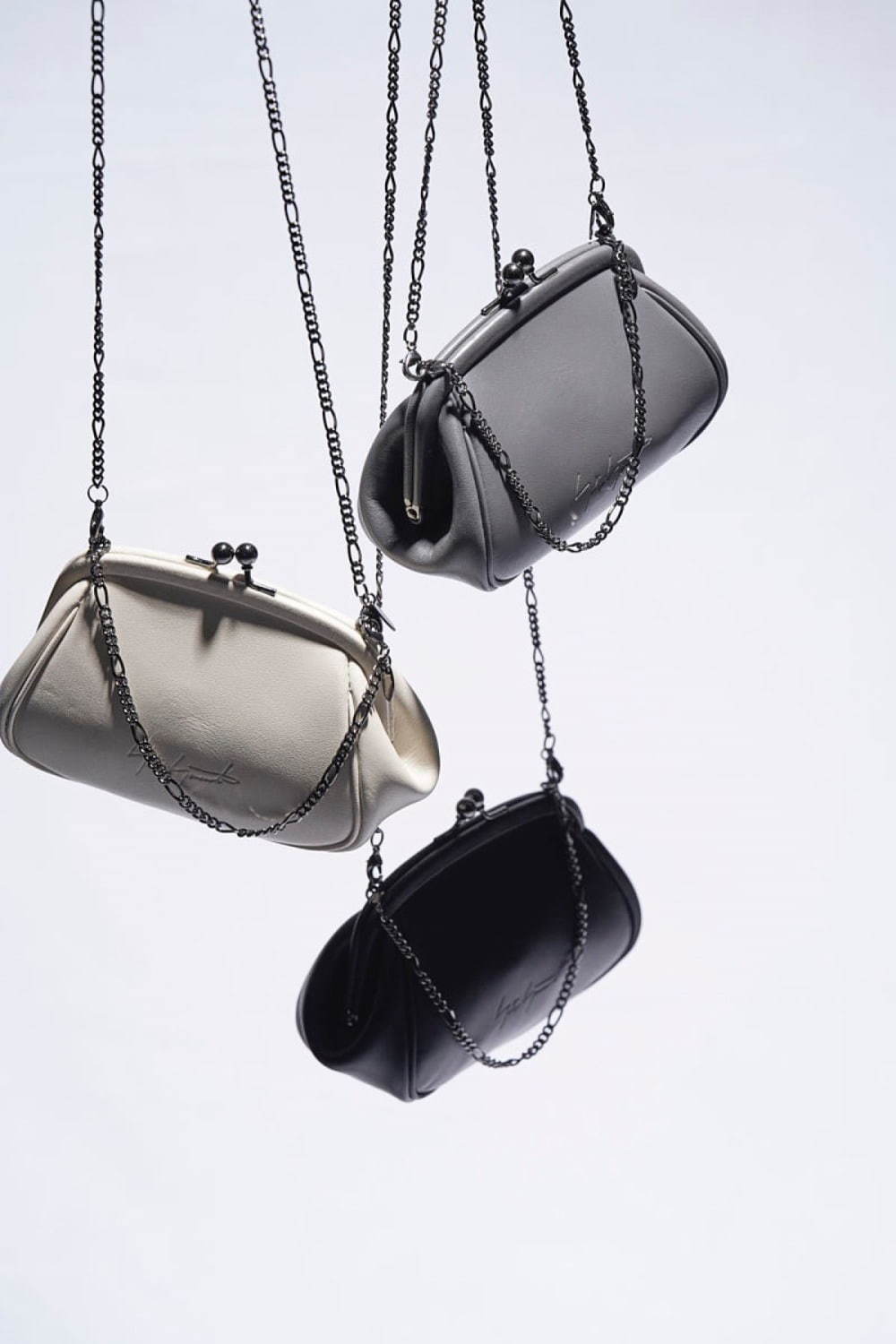 Clasp pouch 34,000円＋税