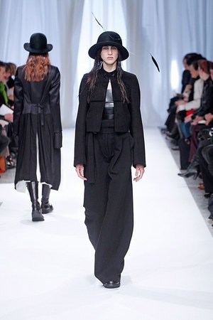 アン ドゥムルメステール(ANN DEMEULEMEESTER) 2013-14年秋冬ウィメンズコレクション  - 写真23