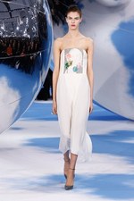 Dior 2013-14年秋冬コレクション - シュールレアリズムとムッシュ ディオールに想いを馳せて｜写真4