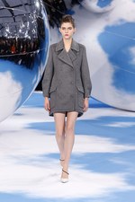 Dior 2013-14年秋冬コレクション - シュールレアリズムとムッシュ ディオールに想いを馳せて｜写真9