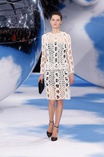 Dior 2013-14年秋冬コレクション - シュールレアリズムとムッシュ ディオールに想いを馳せて｜写真24