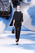 Dior 2013-14年秋冬コレクション - シュールレアリズムとムッシュ ディオールに想いを馳せて｜写真28