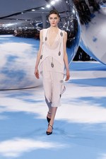 Dior 2013-14年秋冬コレクション - シュールレアリズムとムッシュ ディオールに想いを馳せて｜写真33