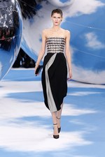 Dior 2013-14年秋冬コレクション - シュールレアリズムとムッシュ ディオールに想いを馳せて｜写真44