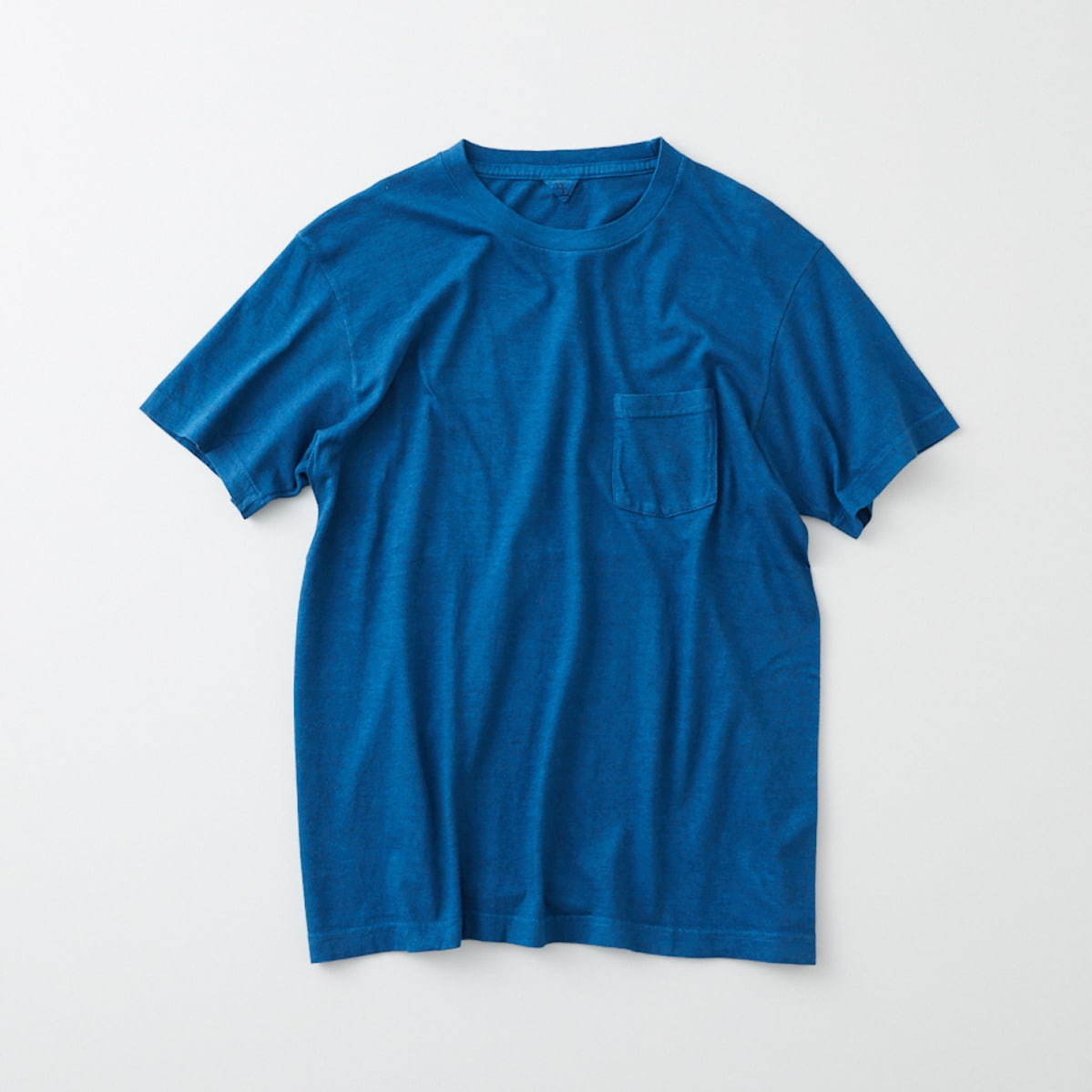 フィルメランジェ×藍染め職人集団リトマスの“タイダイ”Tシャツ、ジーンズのように経年変化｜写真15