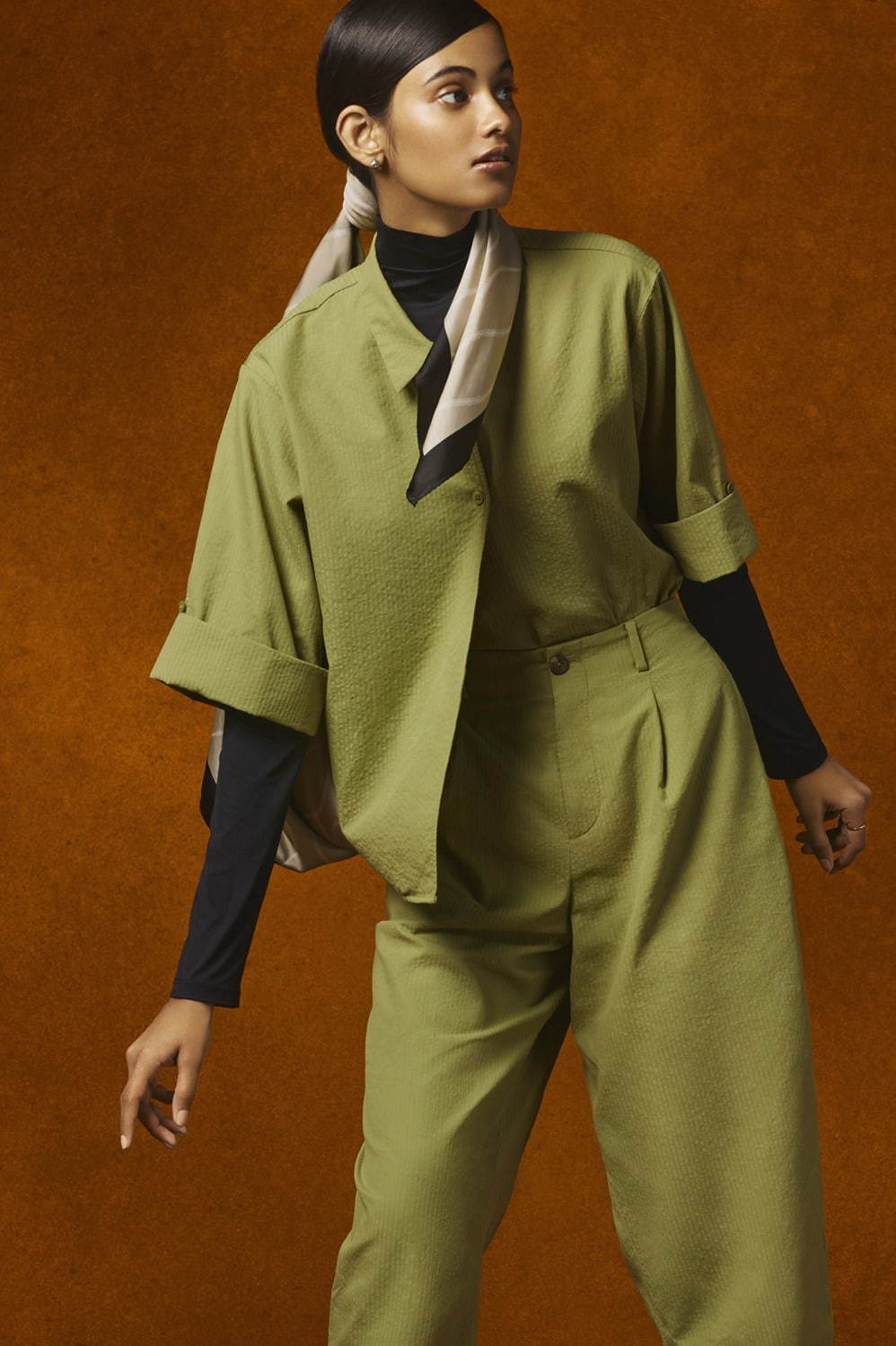 ハナ タジマ フォー ユニクロ 2020年秋冬新作、草木から着想を得たプリントワンピースやシャツ | 写真
