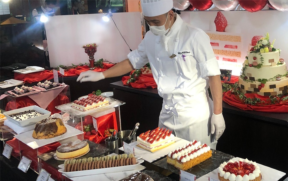 ホテルニューオータニ幕張 サンドウィッチ スイーツ スーパーショートケーキなど食べ放題で ファッションプレス
