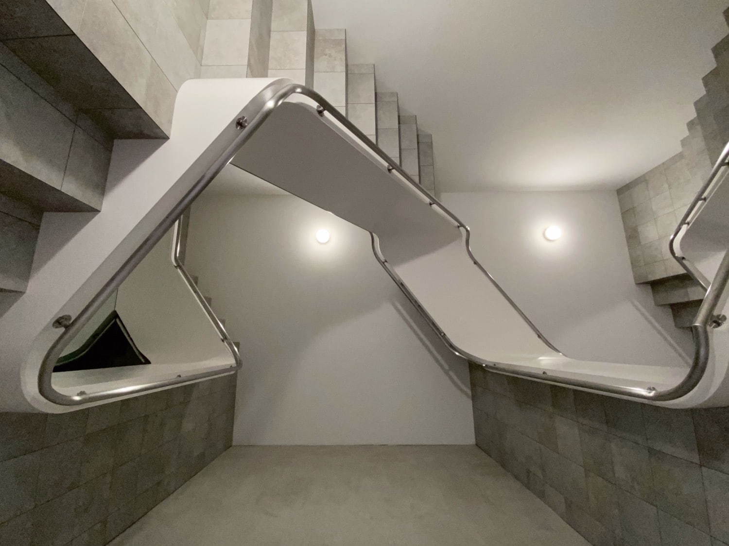 レアンドロ・エルリッヒ“螺旋階段”の新作インスタレーション、⾦沢の現代アート美術館・カム カナザワに｜写真3
