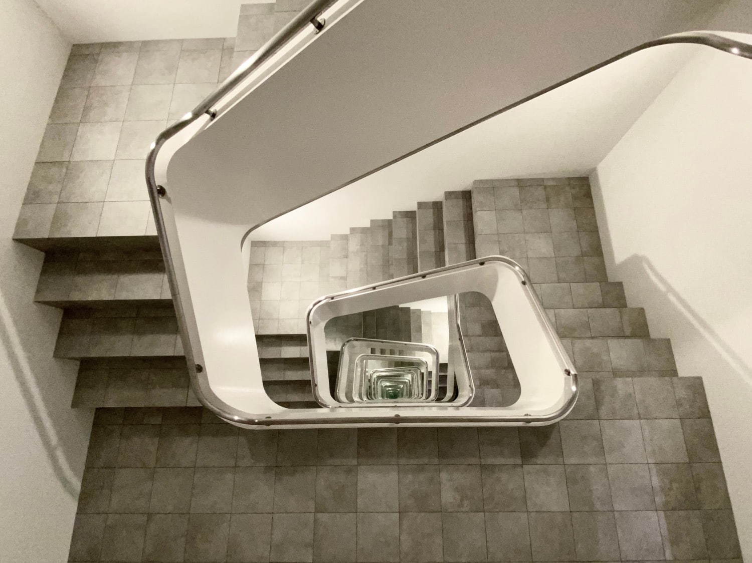 レアンドロ・エルリッヒ“螺旋階段”の新作インスタレーション、⾦沢の現代アート美術館・カム カナザワに｜写真2