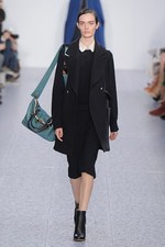 クロエ(Chloé) 2013-14年秋冬コレクション - 秘められた少女性と意志の強さを込めて｜写真2
