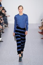 クロエ(Chloé) 2013-14年秋冬コレクション - 秘められた少女性と意志の強さを込めて｜写真32