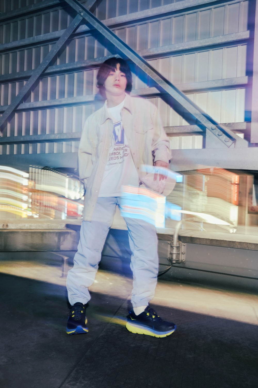 ホカ オネオネ×アトモスのスニーカー、“東京のネオン”から着想したカラー＆厚底ソール｜写真25