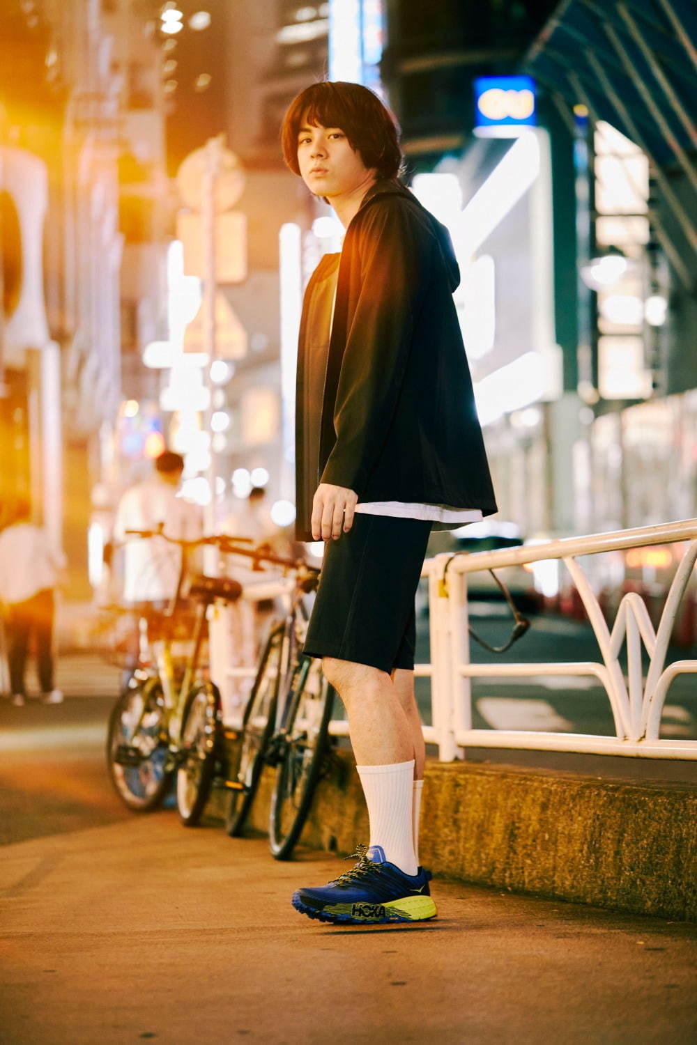 ホカ オネオネ×アトモスのスニーカー、“東京のネオン”から着想したカラー＆厚底ソール｜写真35